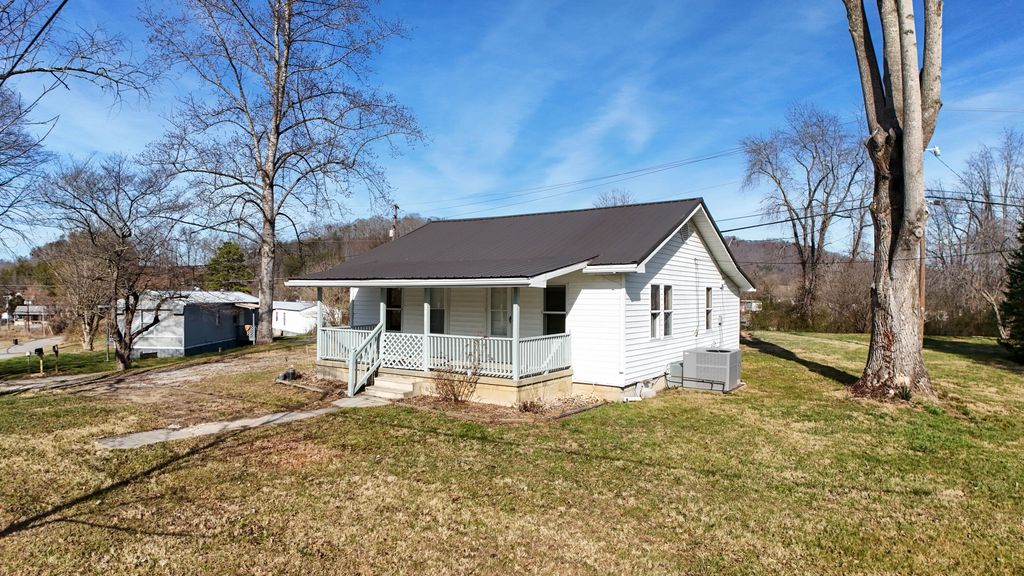 391 Pine Valley Lane, Flat Lick, KY 40935