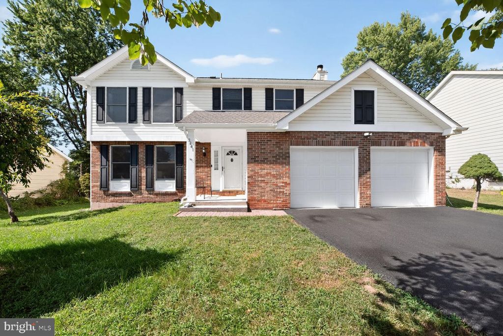3841 BEECH DOWN DR, Chantilly, VA 20151