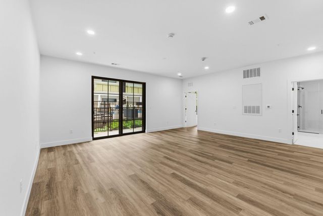 4315 S Congress Ave 212, Austin, TX 78745