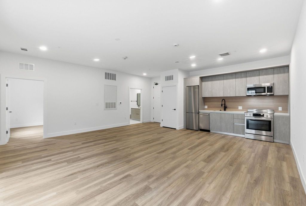 4315 S Congress Ave 212, Austin, TX 78745