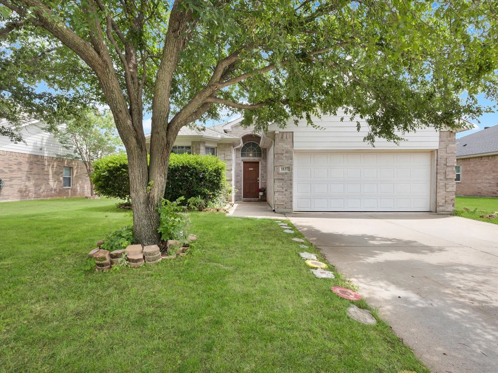 1137 Switchgrass Lane, Crowley, TX 76036