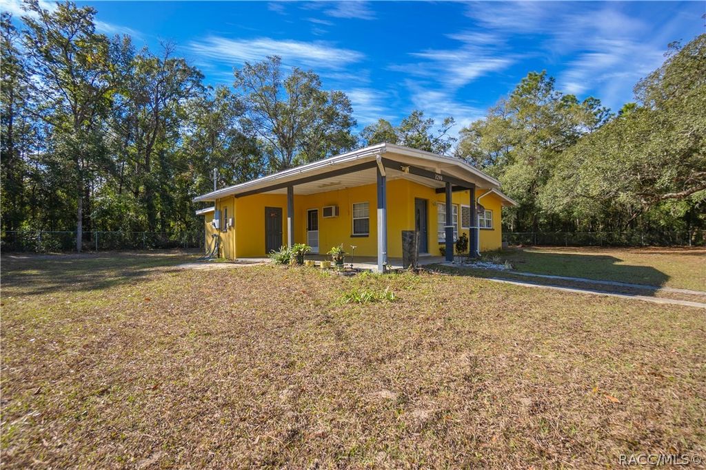 3290 E Griffin Street, Inverness, FL 34453