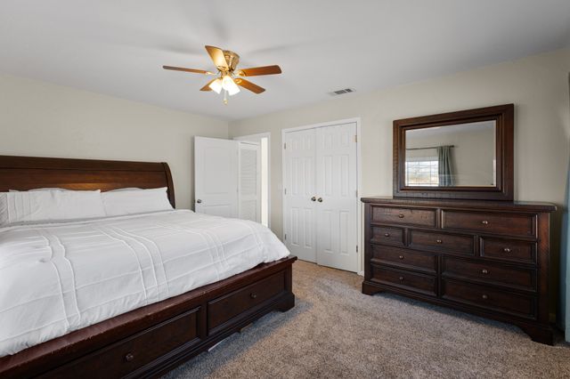 305 Cheyenne Drive, Runaway Bay, TX 76246