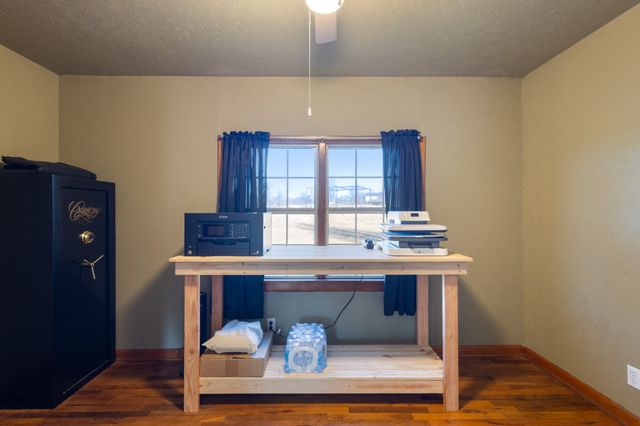 305 Cheyenne Drive, Runaway Bay, TX 76246