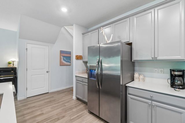 242 Boracay Cir, St Johns, FL 32259