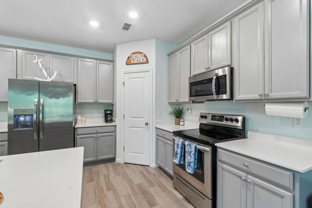 242 Boracay Cir, St Johns, FL 32259