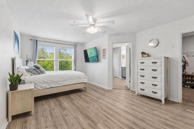 242 Boracay Cir, St Johns, FL 32259