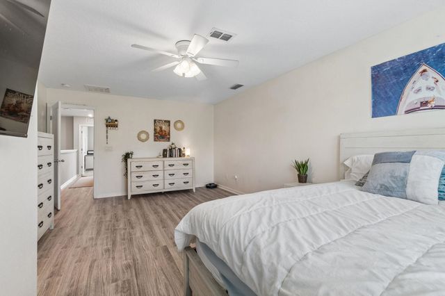 242 Boracay Cir, St Johns, FL 32259
