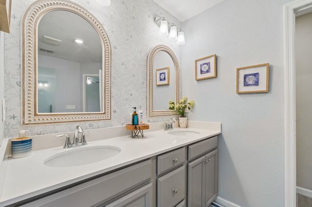 242 Boracay Cir, St Johns, FL 32259