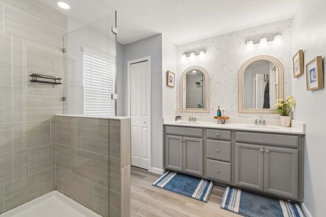 242 Boracay Cir, St Johns, FL 32259
