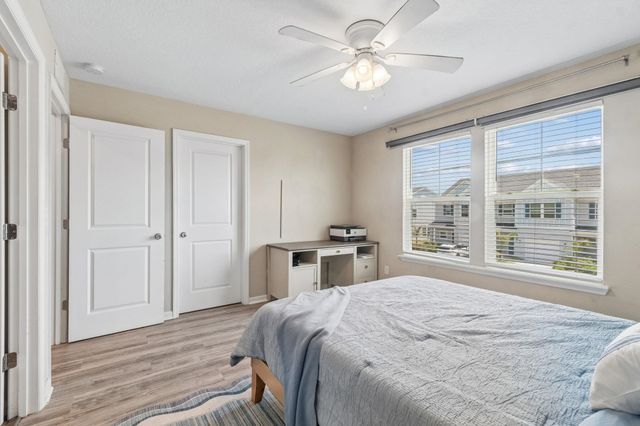 242 Boracay Cir, St Johns, FL 32259