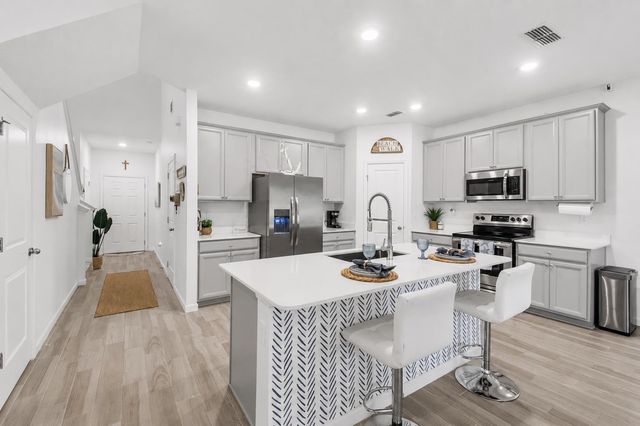 242 Boracay Cir, St Johns, FL 32259