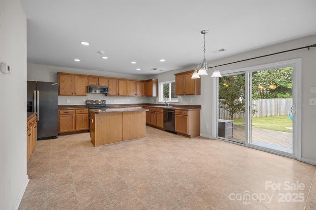 12415 Lanier Islands Circle, Charlotte, NC 28273
