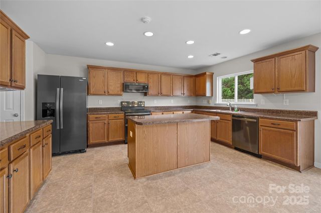 12415 Lanier Islands Circle, Charlotte, NC 28273