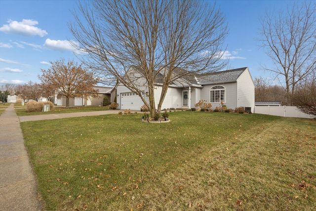 360 Tall Grass Drive, Cedar Springs, MI 49319