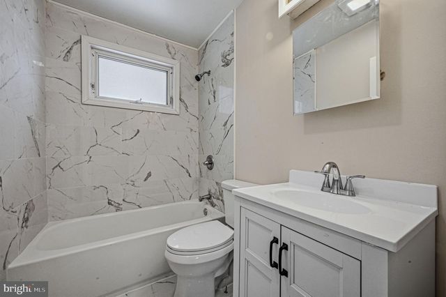 14 CHERRY RD, New Castle, DE 19720