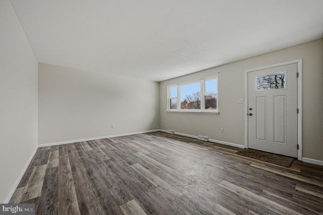 14 CHERRY RD, New Castle, DE 19720