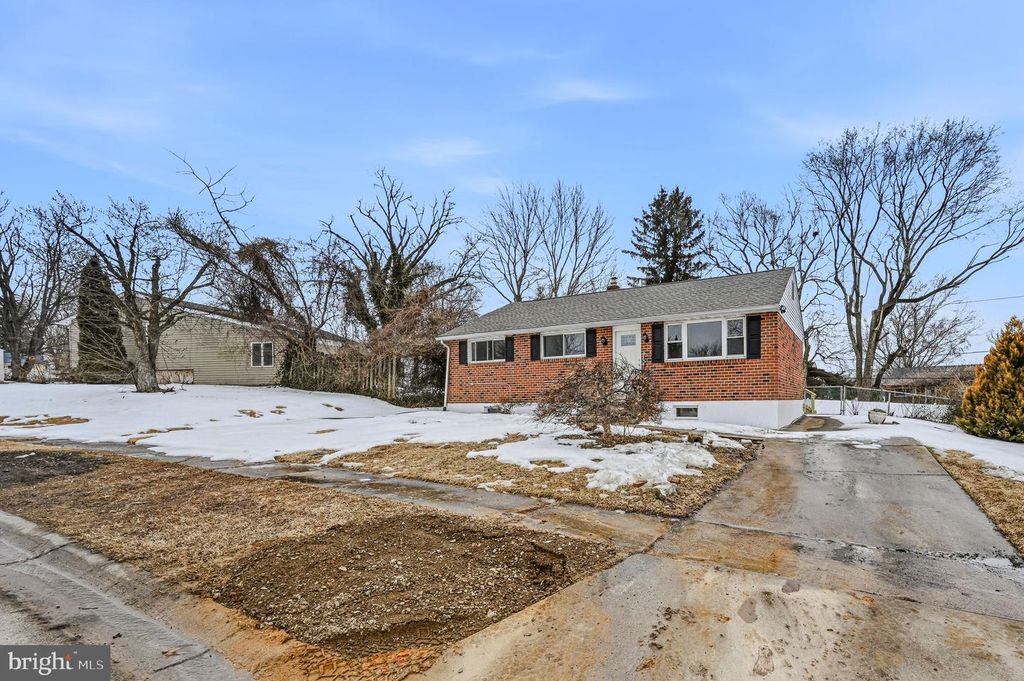 14 CHERRY RD, New Castle, DE 19720