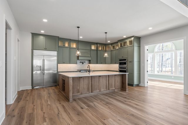 353 Reddenwood Road, Hendersonville, TN 37075