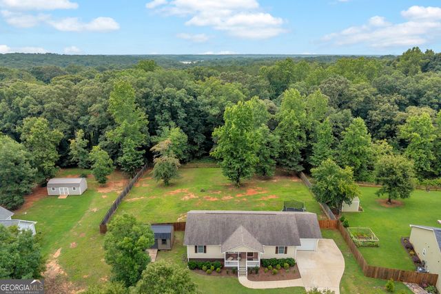 423 N Point Circle, Hartwell, GA 30643