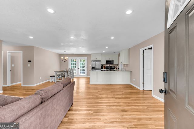 423 N Point Circle, Hartwell, GA 30643