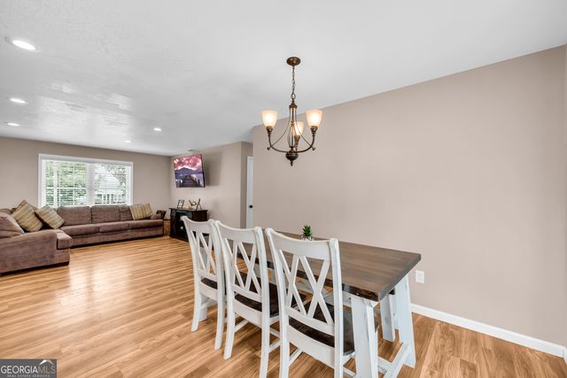 423 N Point Circle, Hartwell, GA 30643