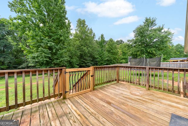 423 N Point Circle, Hartwell, GA 30643