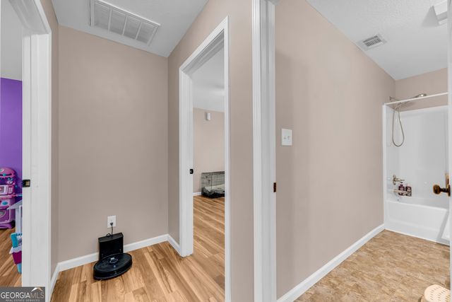 423 N Point Circle, Hartwell, GA 30643