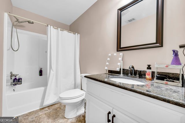 423 N Point Circle, Hartwell, GA 30643