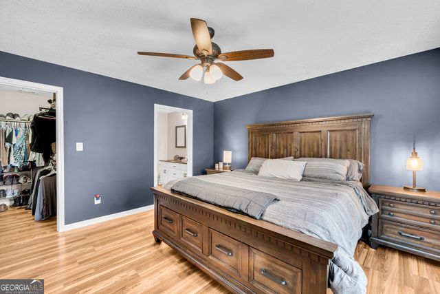423 N Point Circle, Hartwell, GA 30643