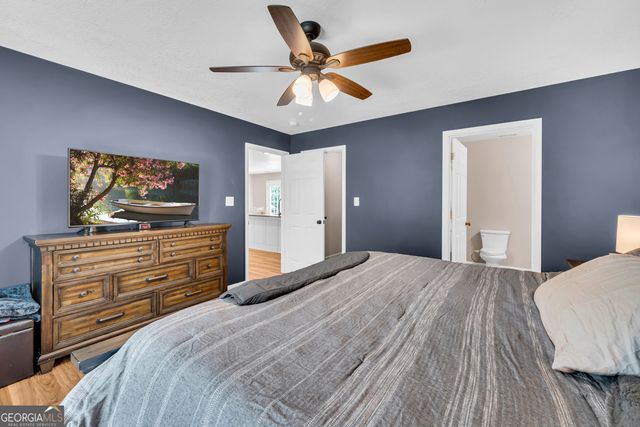 423 N Point Circle, Hartwell, GA 30643