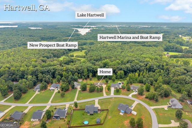423 N Point Circle, Hartwell, GA 30643