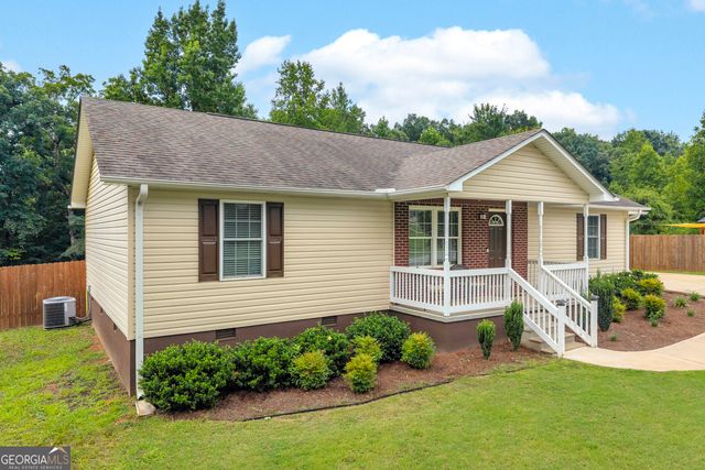423 N Point Circle, Hartwell, GA 30643