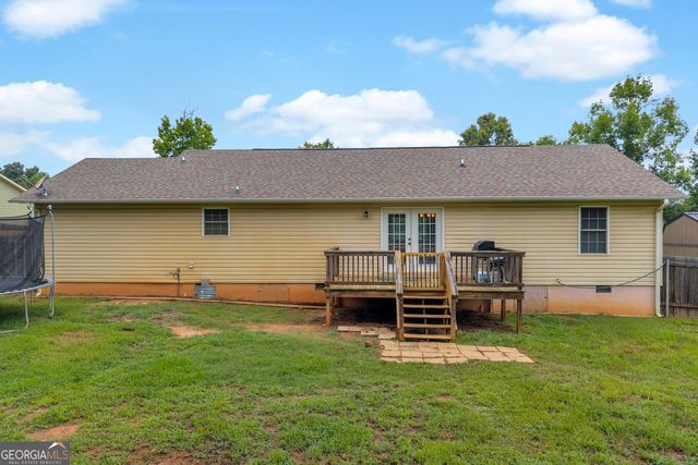 423 N Point Circle, Hartwell, GA 30643