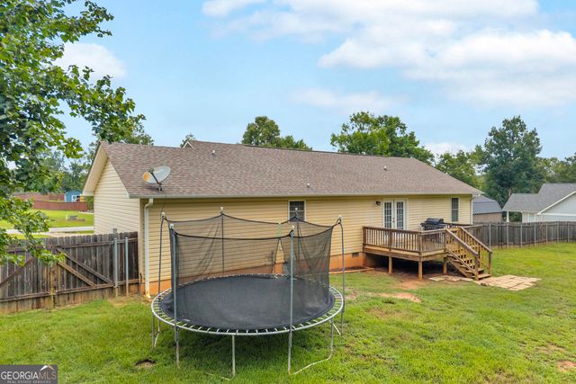 423 N Point Circle, Hartwell, GA 30643