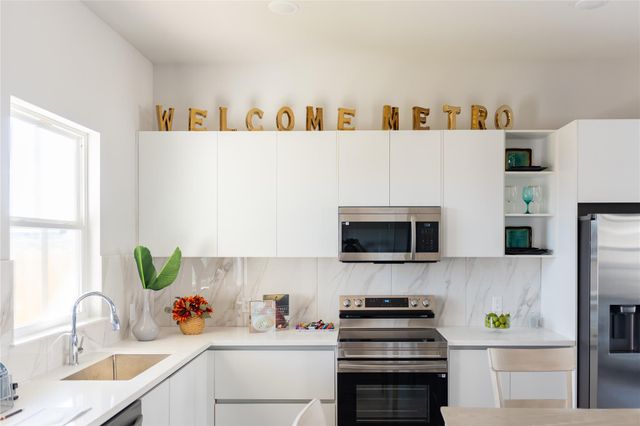 6702 Metro Blvd 6, Houston, TX 77083