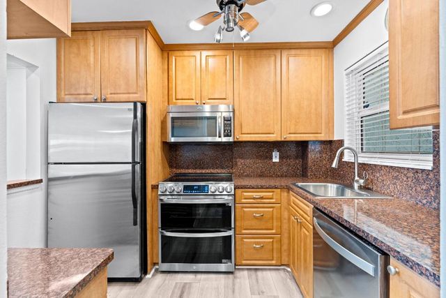 646 Snug Harbor Drive H101, Boynton Beach, FL 33435