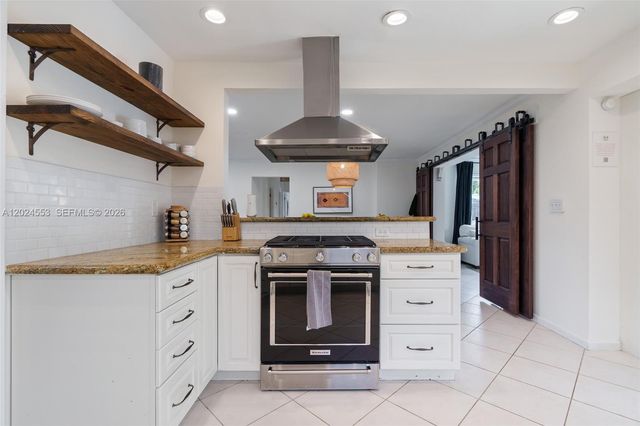 3627 NE 19th Ave, Oakland Park, FL 33308