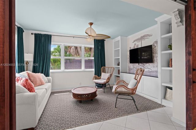 3627 NE 19th Ave, Oakland Park, FL 33308
