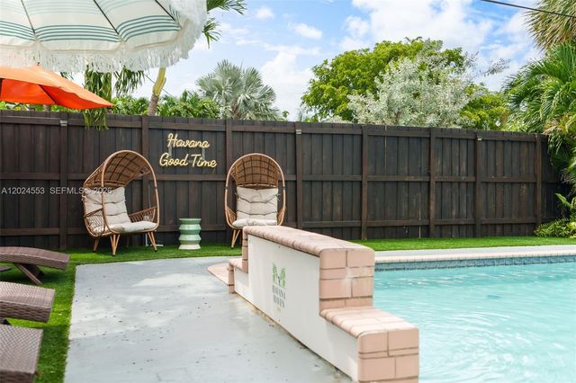 3627 NE 19th Ave, Oakland Park, FL 33308