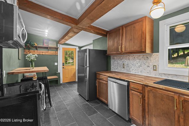 857 Leestown Ln, Frankfort, KY 40601