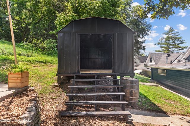 857 Leestown Ln, Frankfort, KY 40601