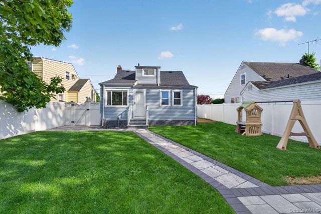 22 Kenneth Avenue, North Bellmore, NY 11710