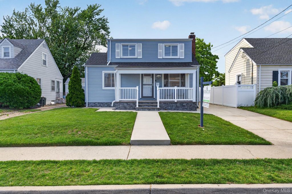 22 Kenneth Avenue, North Bellmore, NY 11710