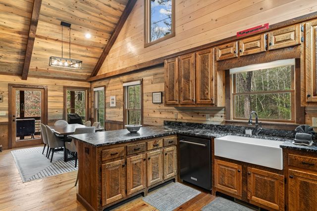 15 Bootleg Mountain Road, Morganton, GA 30560