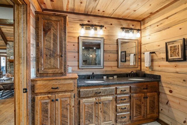 15 Bootleg Mountain Road, Morganton, GA 30560