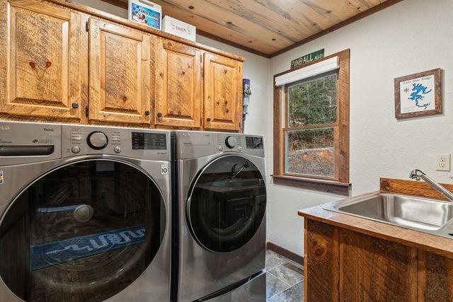 15 Bootleg Mountain Road, Morganton, GA 30560