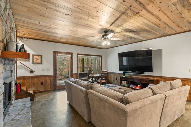 15 Bootleg Mountain Road, Morganton, GA 30560