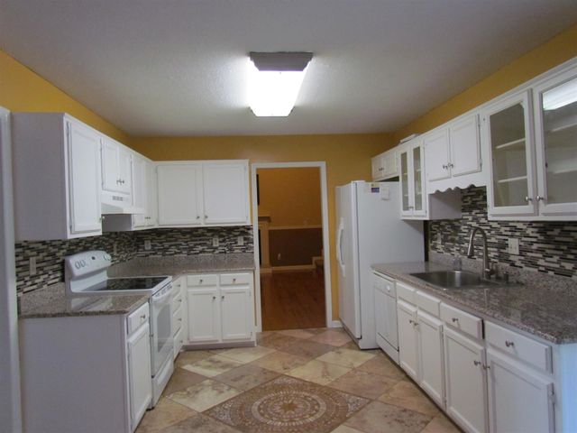 3428 Clearwater Drive, Clarksville, TN 37042