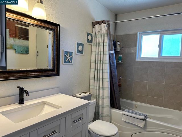 4 Sheffield Ct, San Pablo, CA 94806